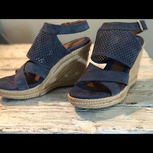 Wedged Blue suede Sandals